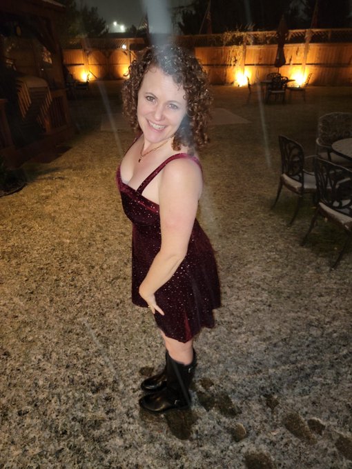 Had a great time last night celebrating my friends birthday 🎂 https://t.co/F3ifrS4Hv1<a href="/tag/redhead"class="tags"><span>#redhead</span></a><a href="/tag/snow"class="tags"><span>#snow</span></a><a href="/tag/superbowl"class="tags"><span>#superbowl</span></a><a href="/tag/49ers"class="tags"><span>#49ers</span></a><a href="/tag/milf"class="tags"><span>#milf</span></a>