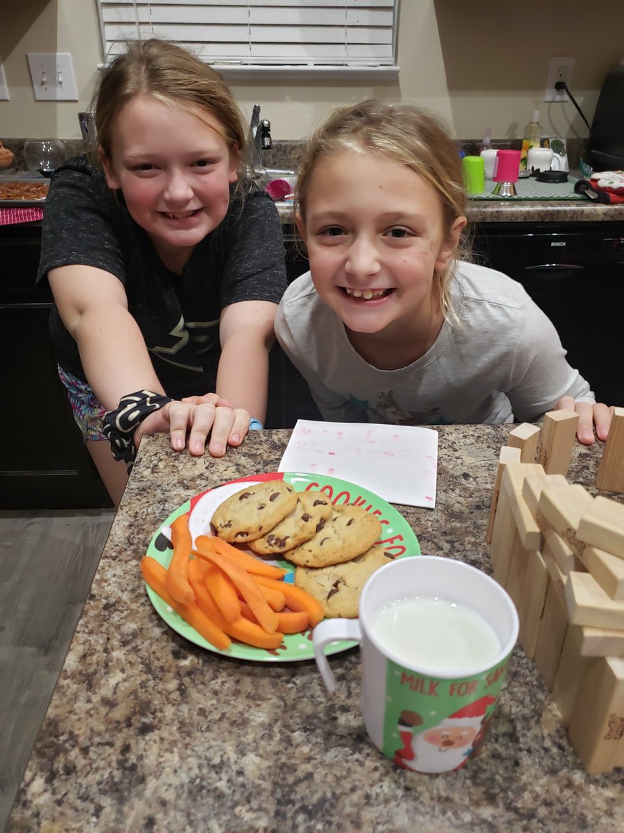 jwstaton1978's tweet photo. #AddisonElise has been tracking Santa all night on her app, says it is bed time. #EmmaKatherine was adamant about carrots this year for the Reindeer and 4 cookies Dad, not 3! #MakennaGenevie was in bed by 8 π€·ββοΈ Probably my last year for the whole π
thing so I am soaking it up π https://t.co/BNS60BIQXZ