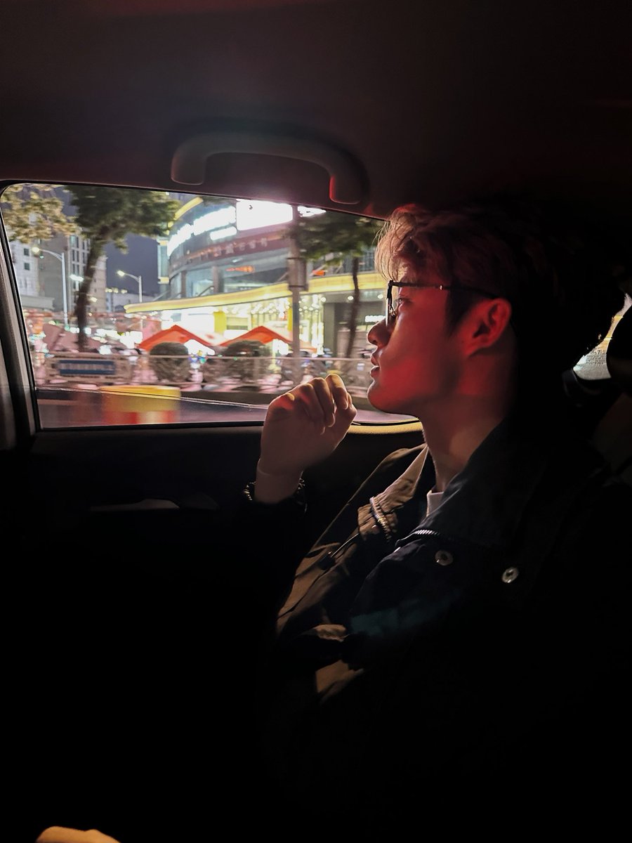 Te950's tweet photo. 圣诞老人拍了拍你：快乐可不止圣诞这一天 https://t.co/QFTNN4UOhb