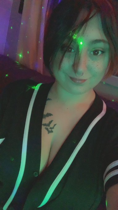 Going live for Christmas Eve on #onlyfans https://t.co/B6axizShR9<a href="/tag/onlyfans"class="tags">#onlyfans</a>