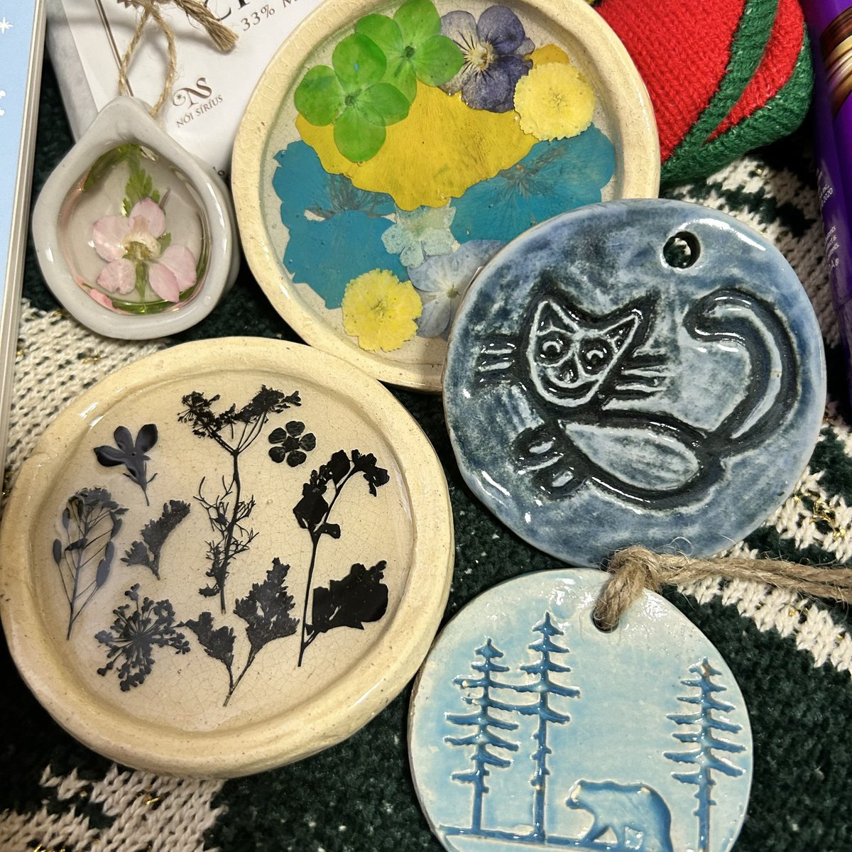 🎄🎄Beauty + her Books 🎄🎄 tweet media