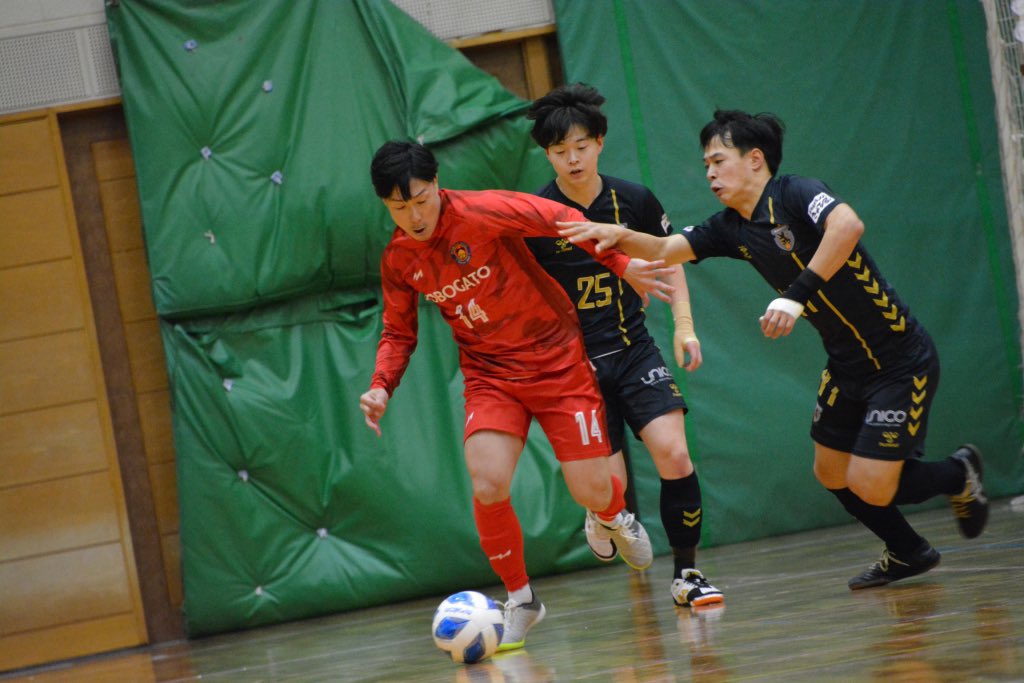 robogato2003's tweet photo. 今年も兄弟対決を制し準優勝という結果になり、全日本フットサル選手権東海大会の切符を手に入れました！
応援ありがとうございました！

1月21•22日に開催される東海大会の日程が分かり次第報告させて頂いきます！

#ロボガト
#ROBOGATO
#mosh
#moshtokyo https://t.co/HHPfujzRIz