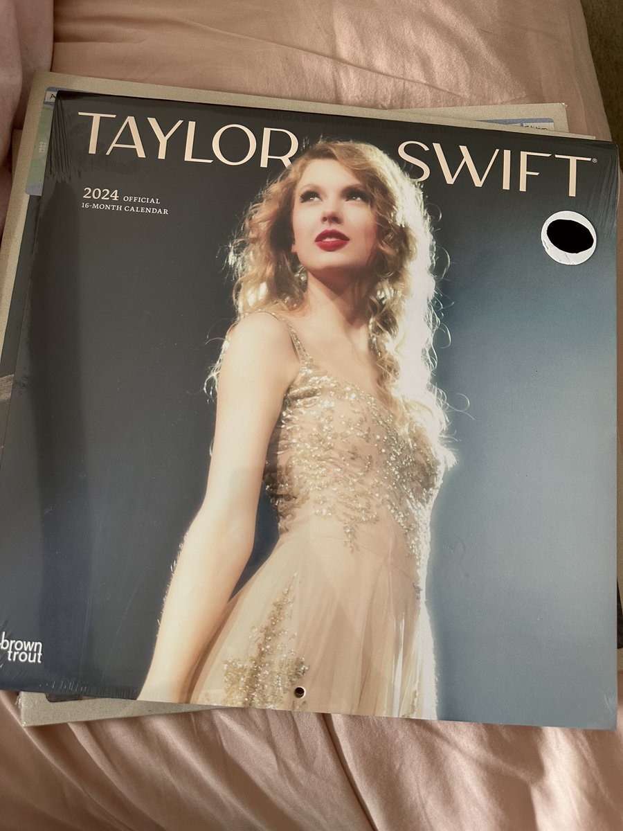 taylorsjem's tweet photo. a very swiftie christmas 😛 https://t.co/1vW4i6utPx