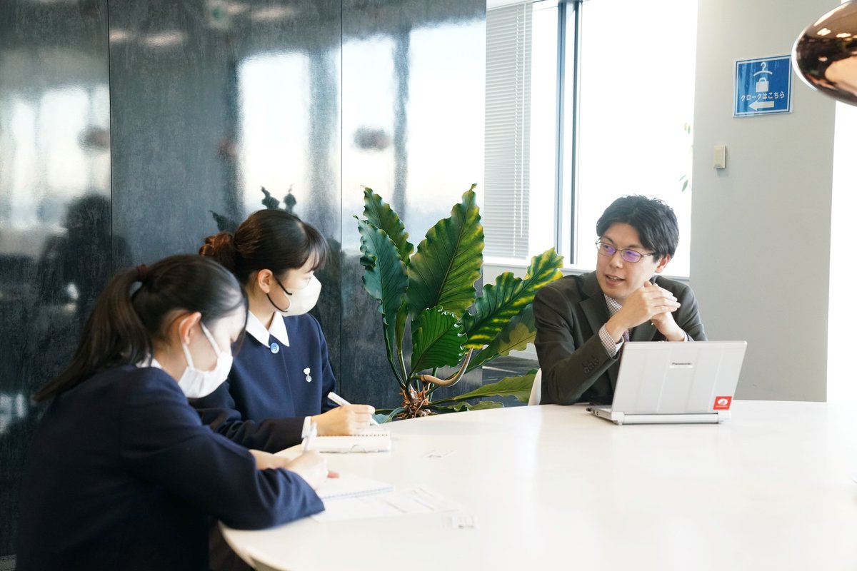 achievement33's tweet photo. 長崎県にある純心女子高等学校の生徒が
弊社の「三方良し経営」に興味を持ち
企業訪問に来てくれました！

充実した人材育成の環境とは？
親子で良い関係を築くための関わり方は？
などの質問を頂きました。

これからも『教育の力で世界を変える』という
コーポレートスローガンに向かって参ります。 https://t.co/lOs0Z9QQ9t