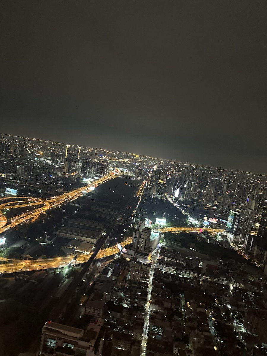 Rare YungBoas Post aus Bangkok
Schöne Feiertage an alle!