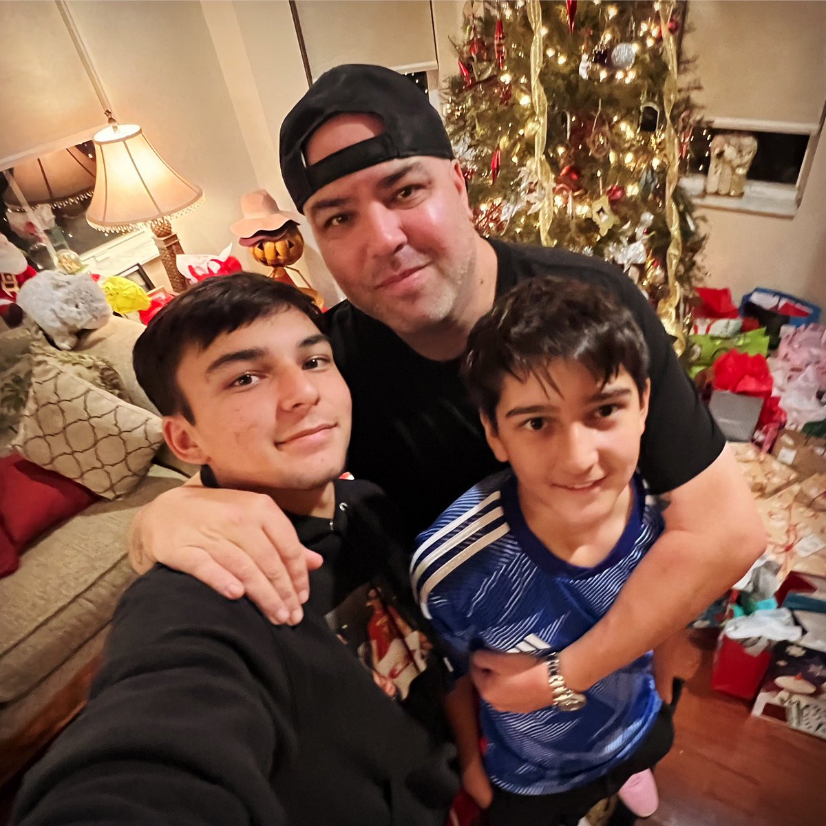 Sheddy88's tweet photo. Happy Holidays!
#ForCathy 🙏😇❤️ https://t.co/6JezimFCuX