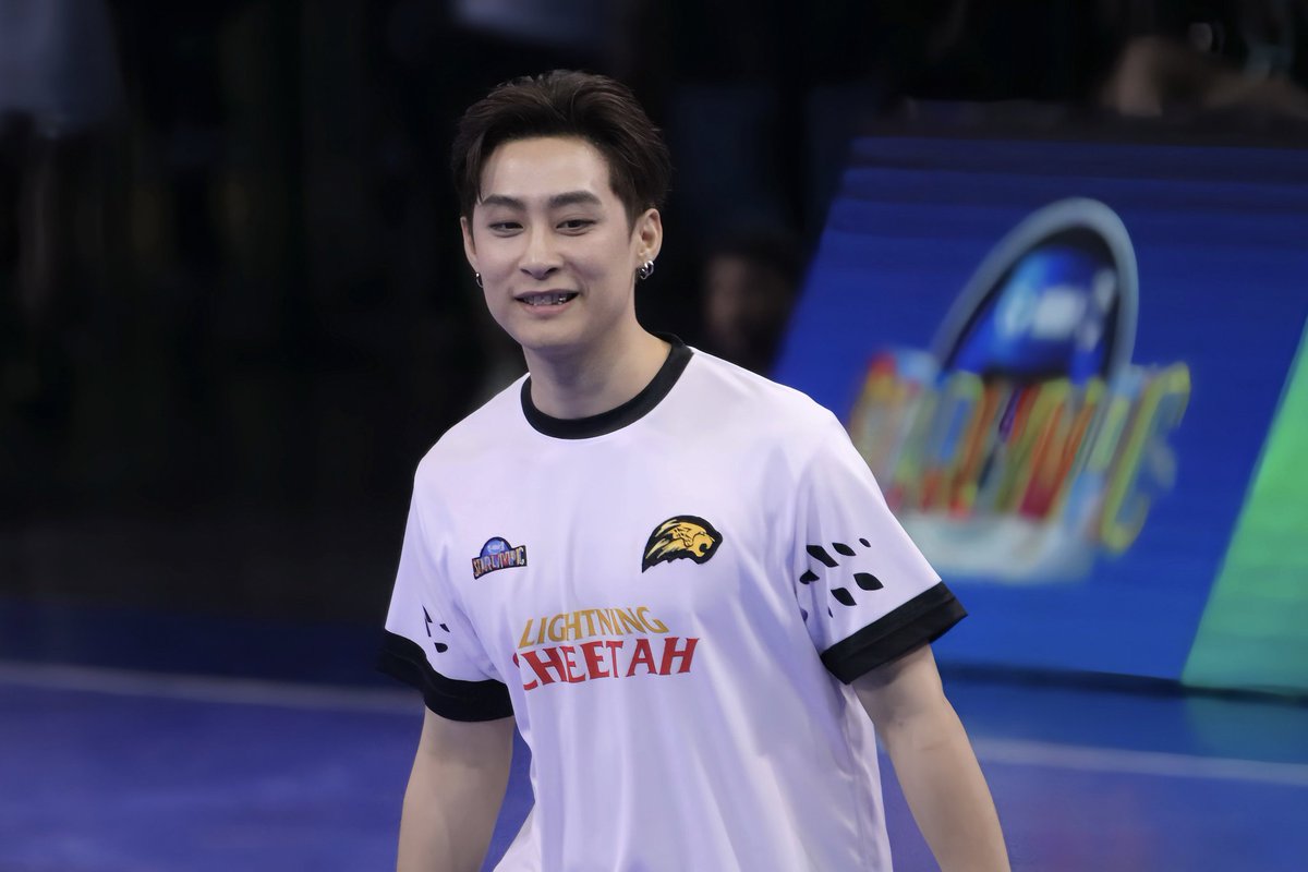 greatthanawin's tweet photo. Finally a pic of him, kakainlab ka tol! 🥰
#winpw #winion https://t.co/oSDgn9RBan