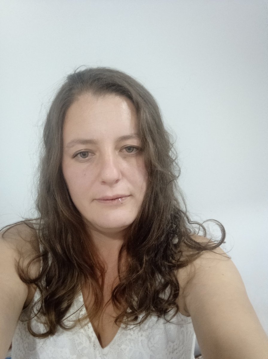 MarieHilarius's tweet photo. En la tarde en familia, en la noche yo solita... Cómo siempre al natural 😅 https://t.co/glPetEpTv8