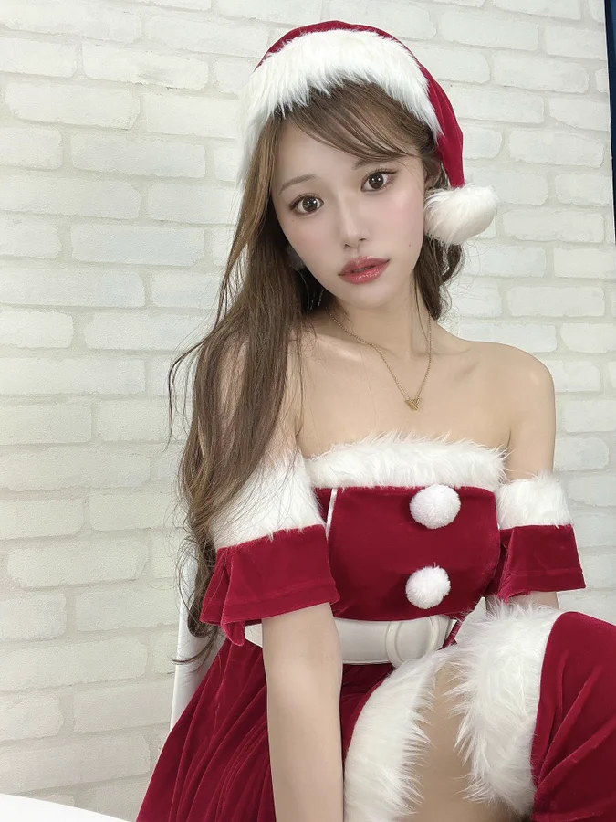 Asian girl Christmas costume