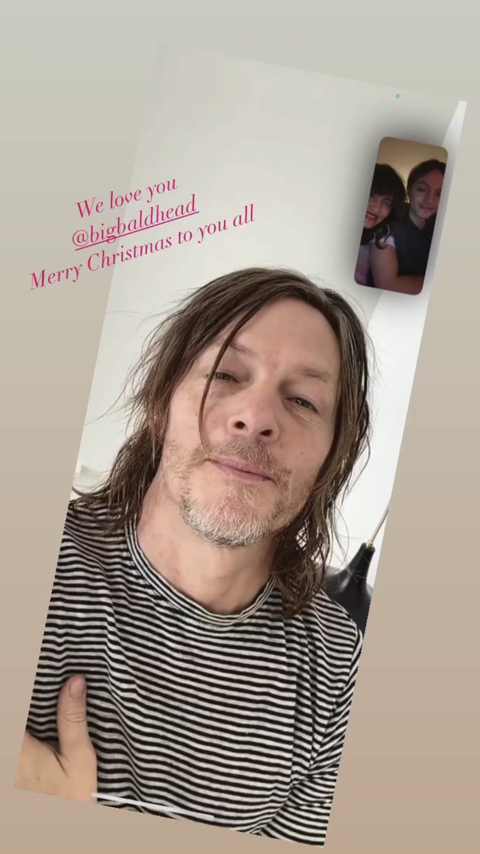 Picture of Norman Reedus while talking with his son, Mingus Reedus, and Helena Christensen. Posted by Helena on her Instastory on Christmas Eve.
©️ IG: helenachristensen 
#normanreedus