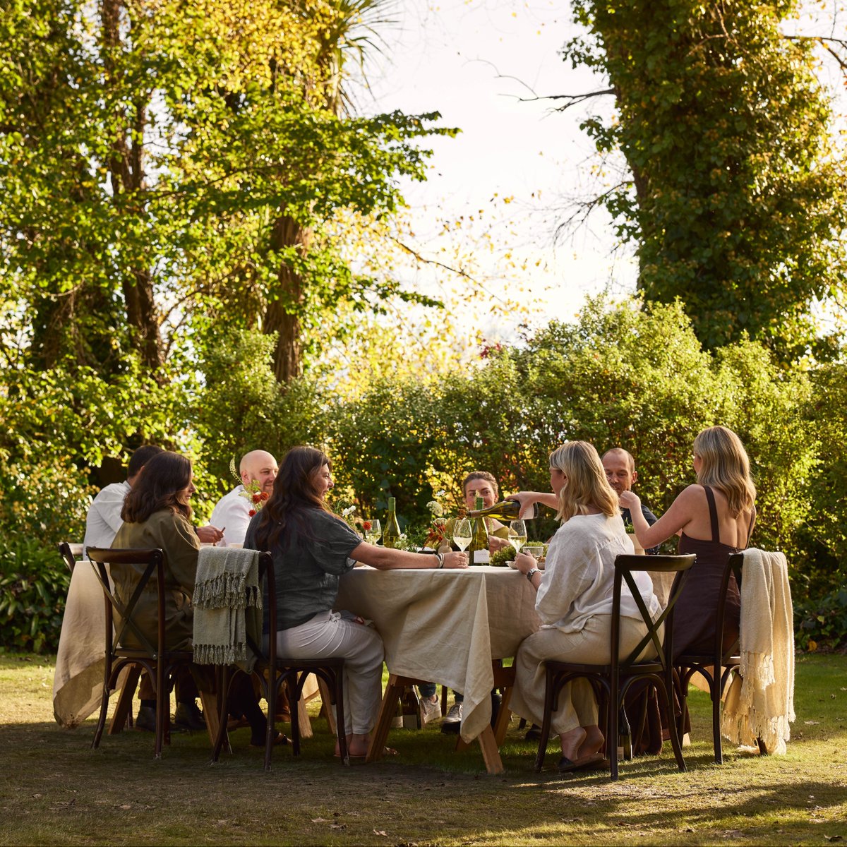 No matter how you're celebrating, here's to joy, laughter, and the warmth of the season. Happy Holidays.🤍

Please enjoy responsibly.
#CloudyBay #NewZealand #HappyHolidays