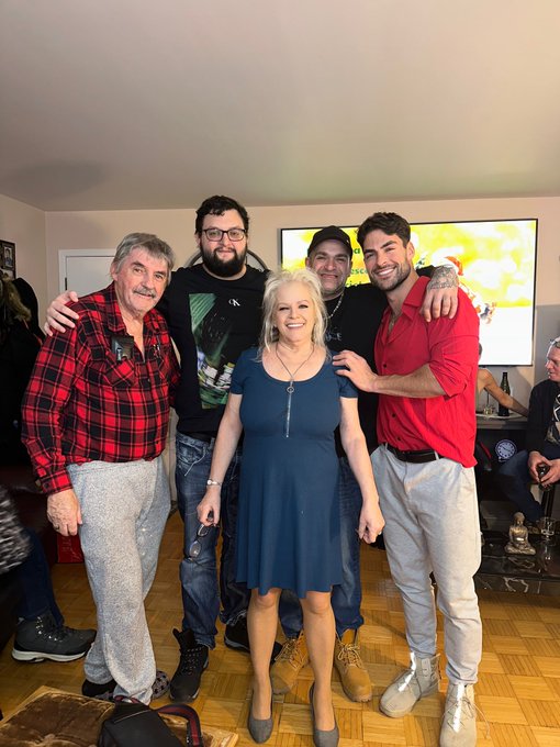 My family Wishes you merry Christmas ❤️🫶🎁🎄🎅🏽 https://t.co/EbO2awiVmY<a href="/tag/lafashionweek"class="tags"><span>#lafashionweek</span></a>