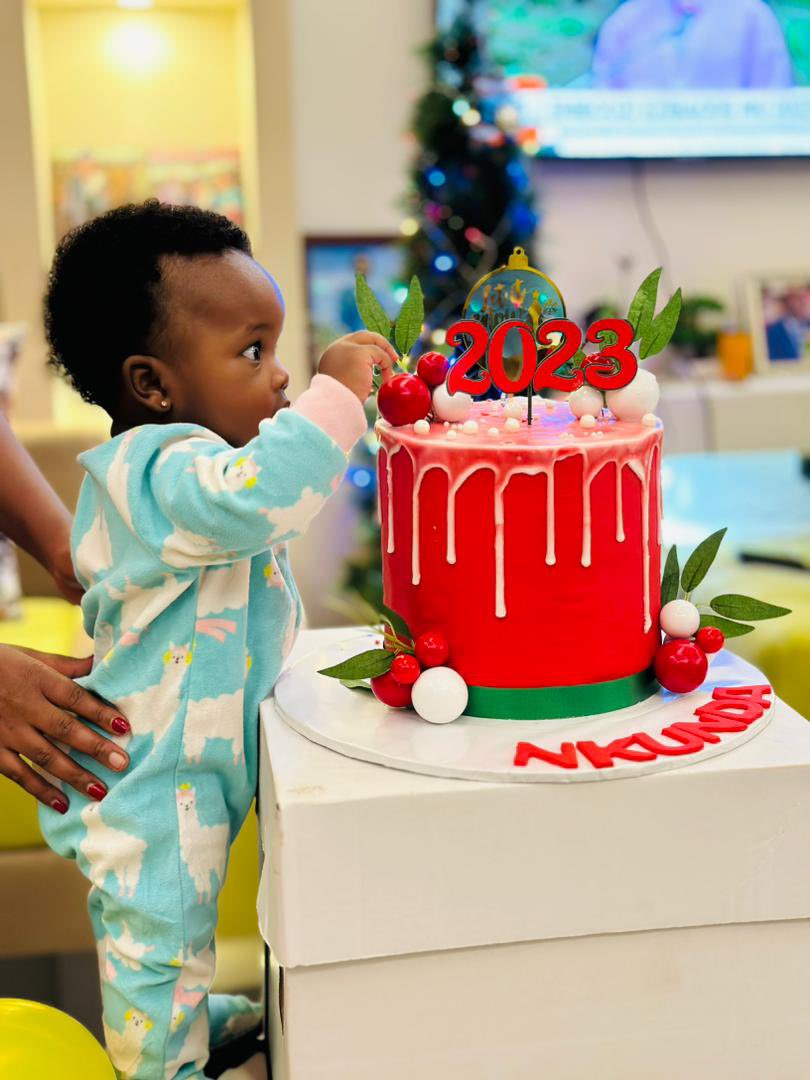 emeka_ug's tweet photo. Merry Christmas from us. ❤️❤️ https://t.co/QzIJAUgqBd