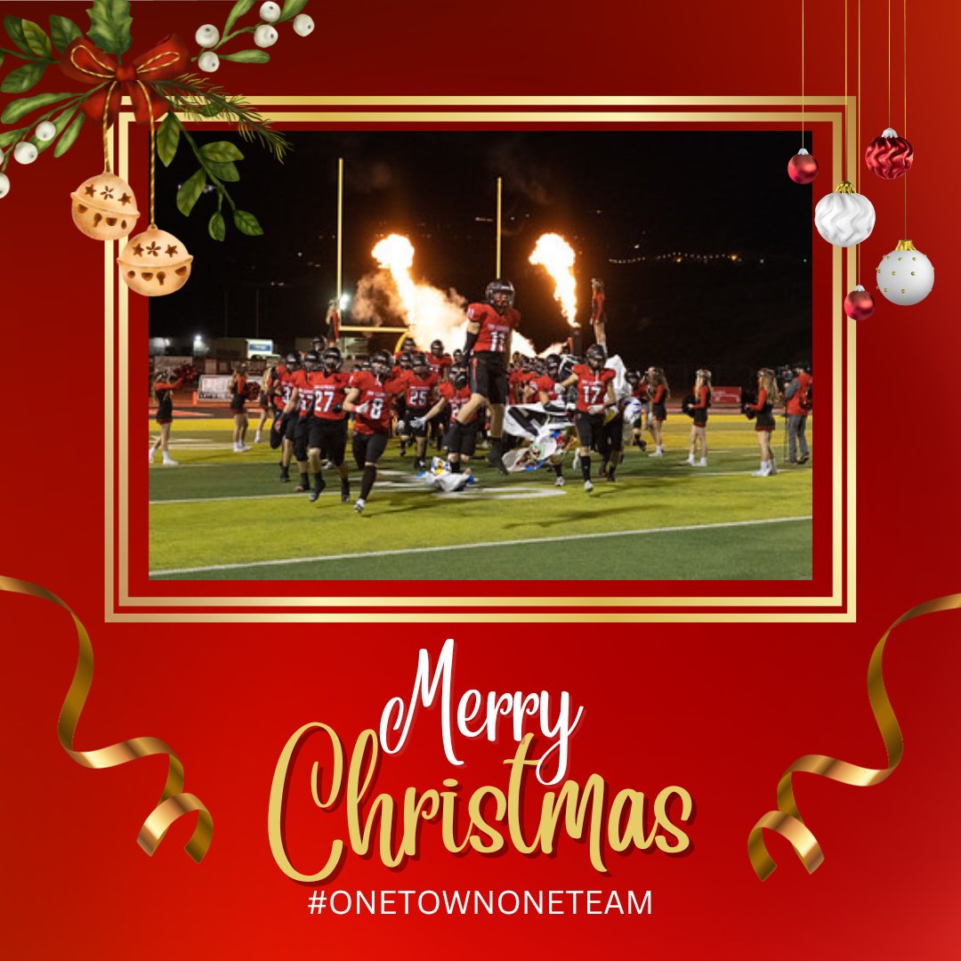 Tritonfootball's tweet photo. Merry Christmas from your 2023 South Coast League Champions and #1 Public School in Orange County!

Looking forward to an even better 2024!

#onetownoneteam 🏆🔱🏄‍♀️🏈📍 https://t.co/BTy0606KEB