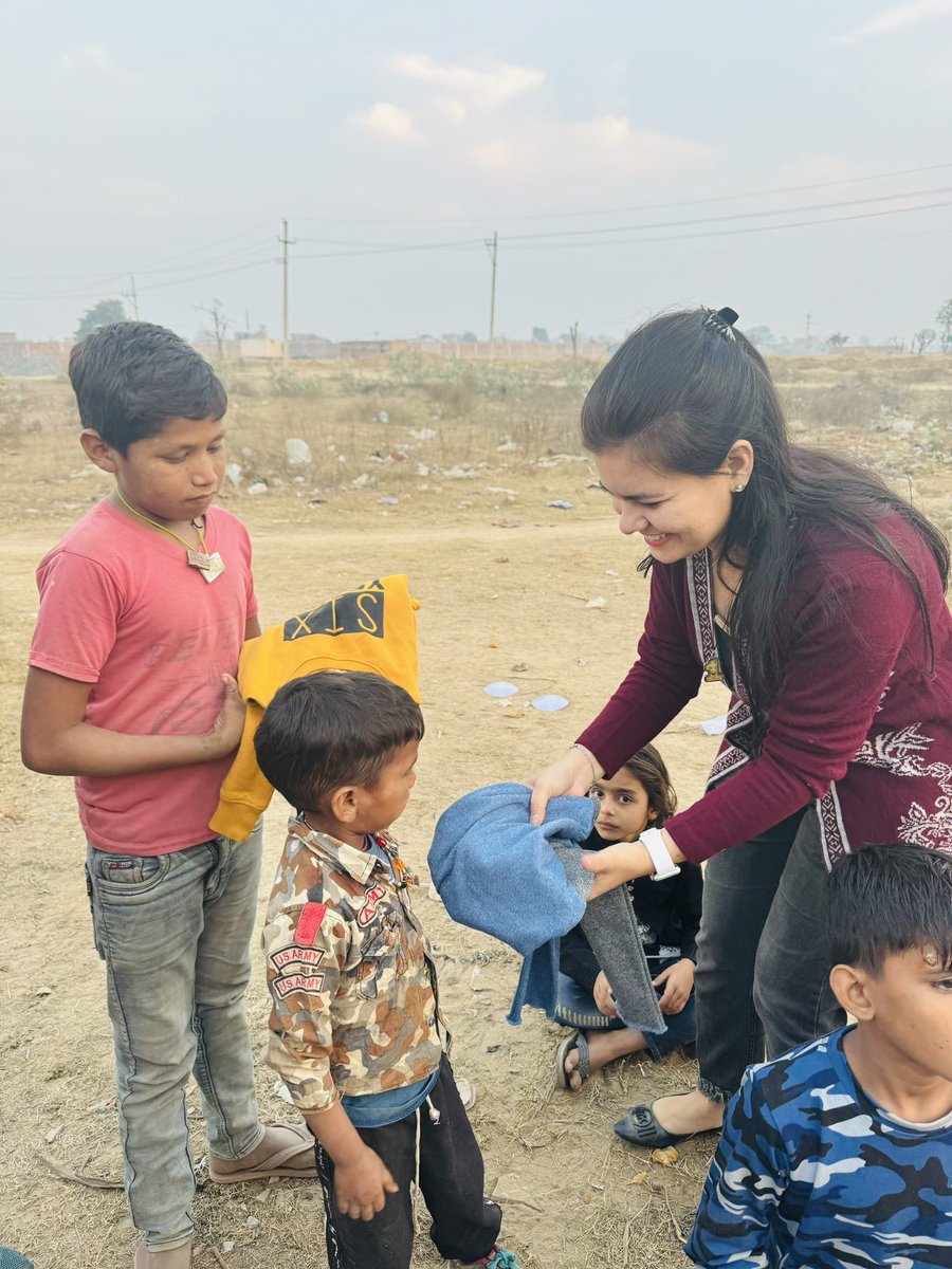 Saint MSG who taught masses to move on the selfless path of humanity also urges to celebrate occasions by welfare works. Following his holiness guidance on the occasion of Merry Christmas volunteers of Dera Sacha Sauda are doing the deeds to #SpreadSmile on innocent faces ❤️💯