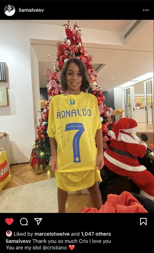 📸 Marcelo’s son, Liam Alves, received a Christmas present from his idol Cristiano. 🥹🫶🏼