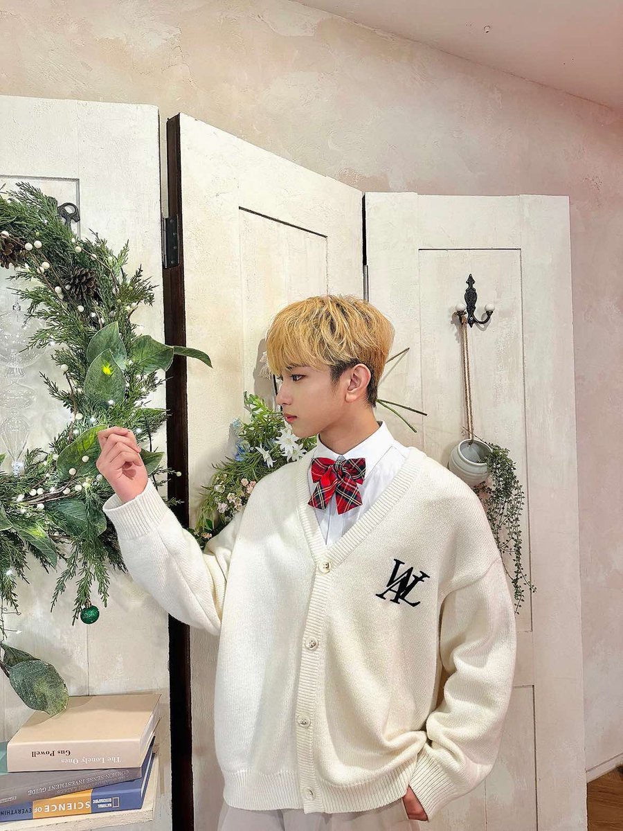 [🐰] Ho Ho Ho~ 🎅🏻🎄

#HORI7ON #호라이즌 #MARCUS #마커스