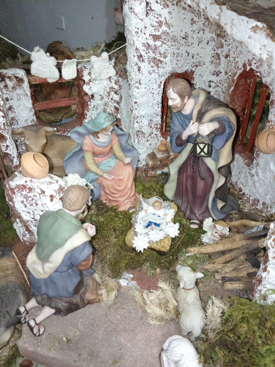 jquinteronews's tweet photo. Nació Jesús ✨👶 https://t.co/OLKU5U8L7f