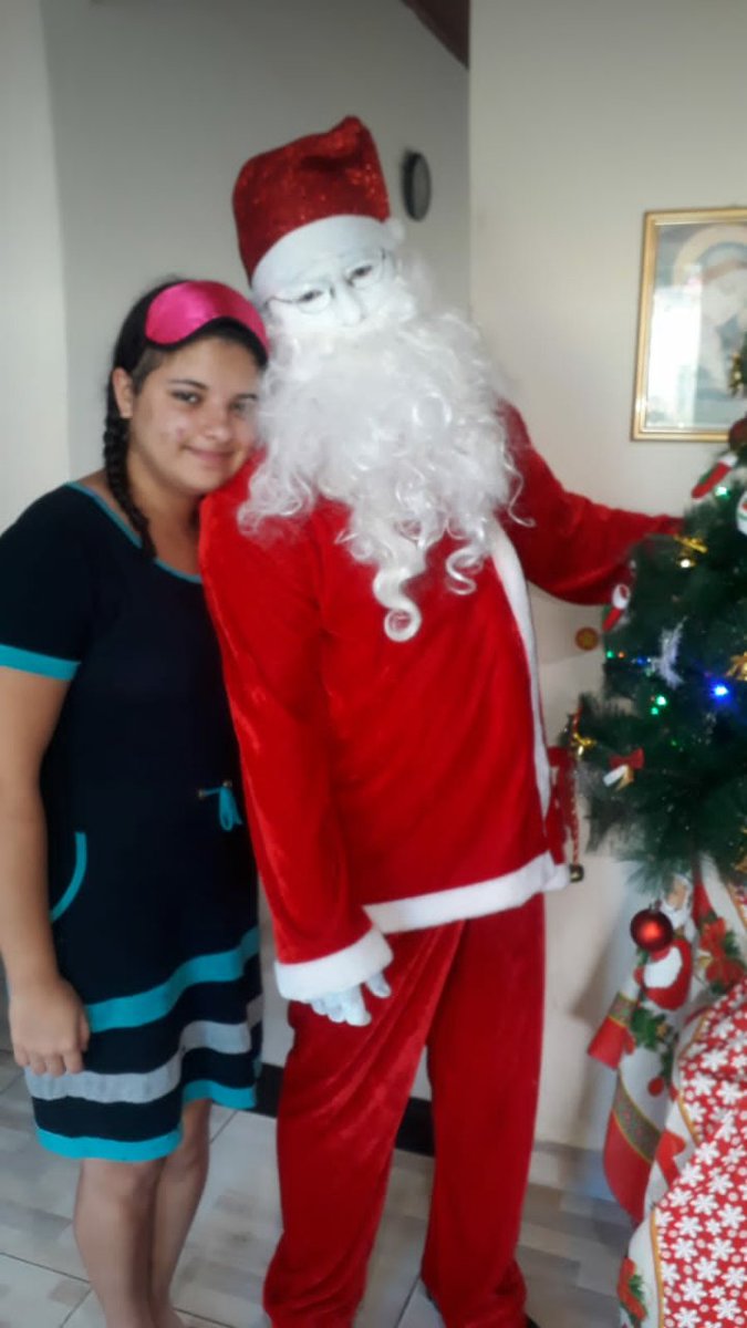 ItsManuSouza's tweet photo. A happy and magical Christmas to everyone!!❤✨🤩🎄⭐🌹🎁🙌🏻🙌🏻 #December25th #HappyChristmas #Christmas2023 #EndOfYear https://t.co/QMpXRDDDWF