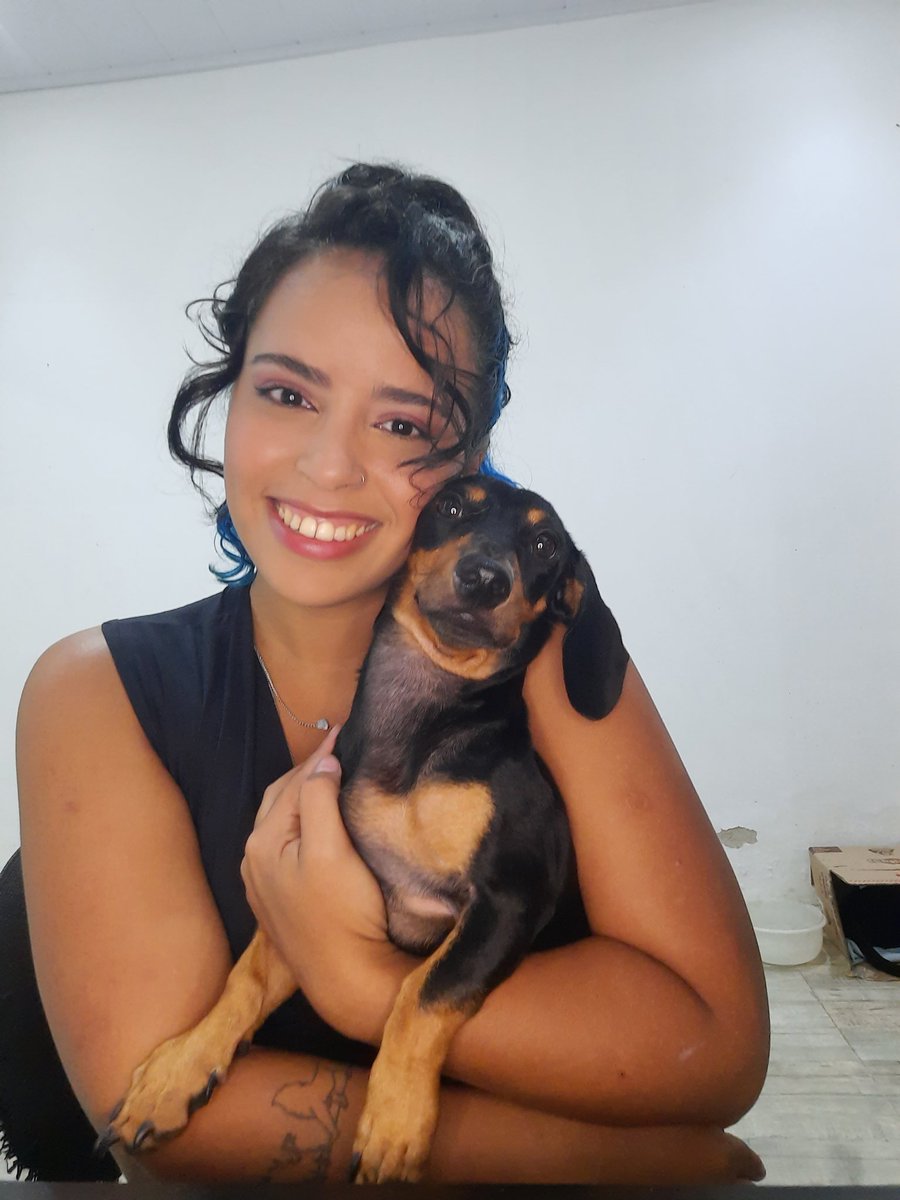 vcaamis's tweet photo. Foto aleatória ou 2024 merda 
com meu mais novo amor, Rafiki😍 https://t.co/YyqGq8Zkys