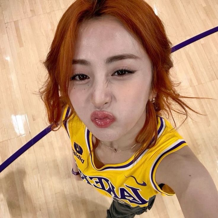 -ˋˏ day 5 ˎˊ- 

♡ looking for #kpoptwt #stantwt moots 
♡ any fandom is ok !
♡ lesserafim, loona, aespa, twice, ive + more (mostly ggs)
♡/↺ = to be moots / spread Ifb