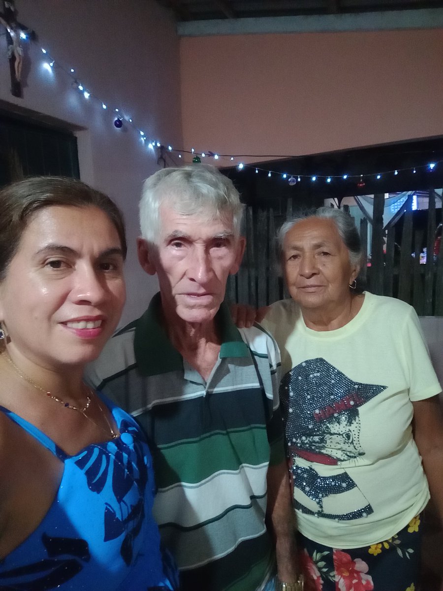 robertinha007's tweet photo. @RobertaMiranda1 Eu e meus pais estamos lhe Desejando um Feliz Natal com muita saúde e sucesso cada vez mais a vc.bjoss https://t.co/WkhUdmOmh5