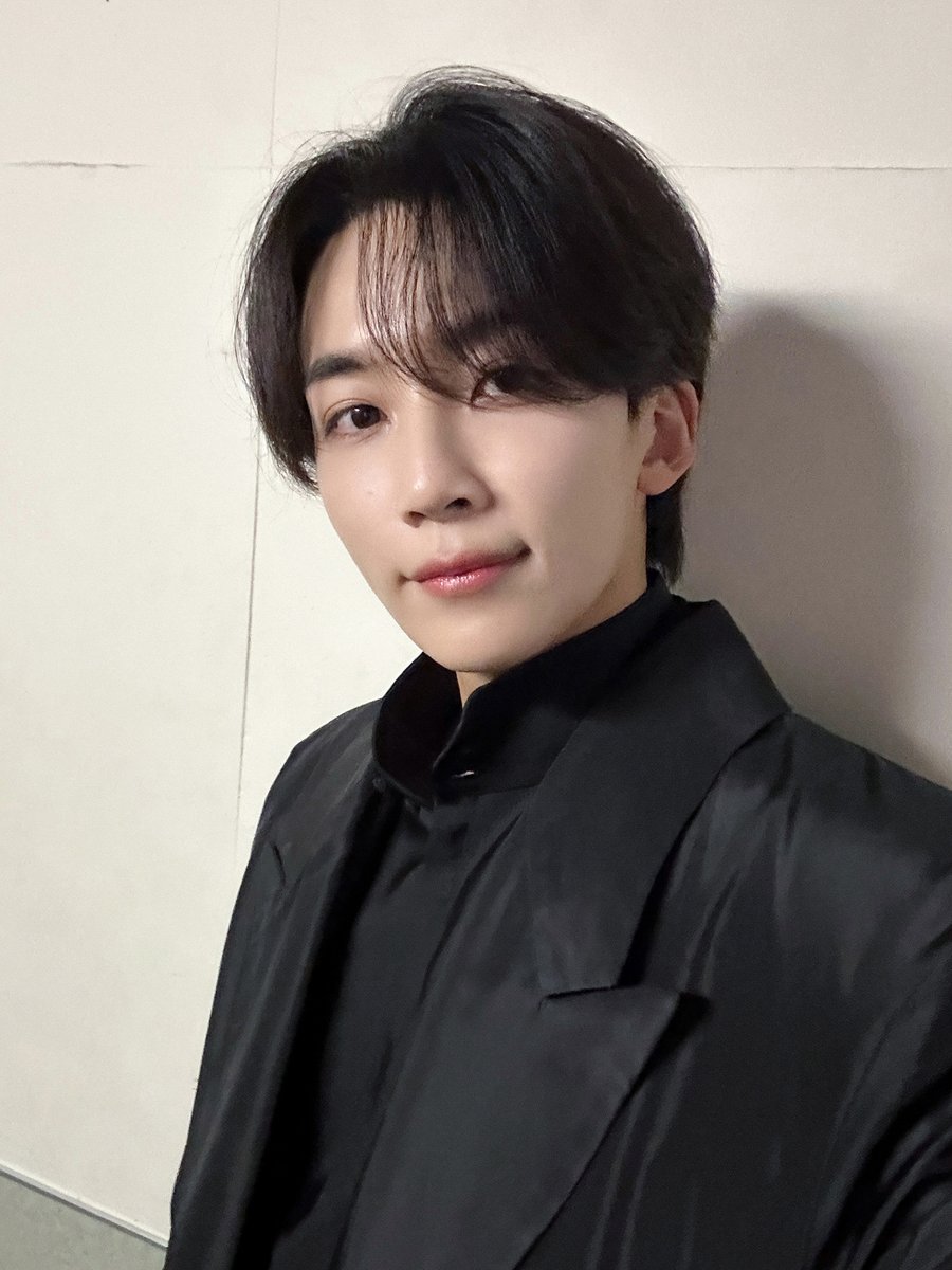 pledis_17's tweet photo. 캐럿을 위해 준비한 세븐틴의 선물🎁

▶️ https://t.co/aZbgwikZW1

#SEVENTEEN #세븐틴
#Happy_Holidays #해피홀리데이 https://t.co/pruaMNb2y7