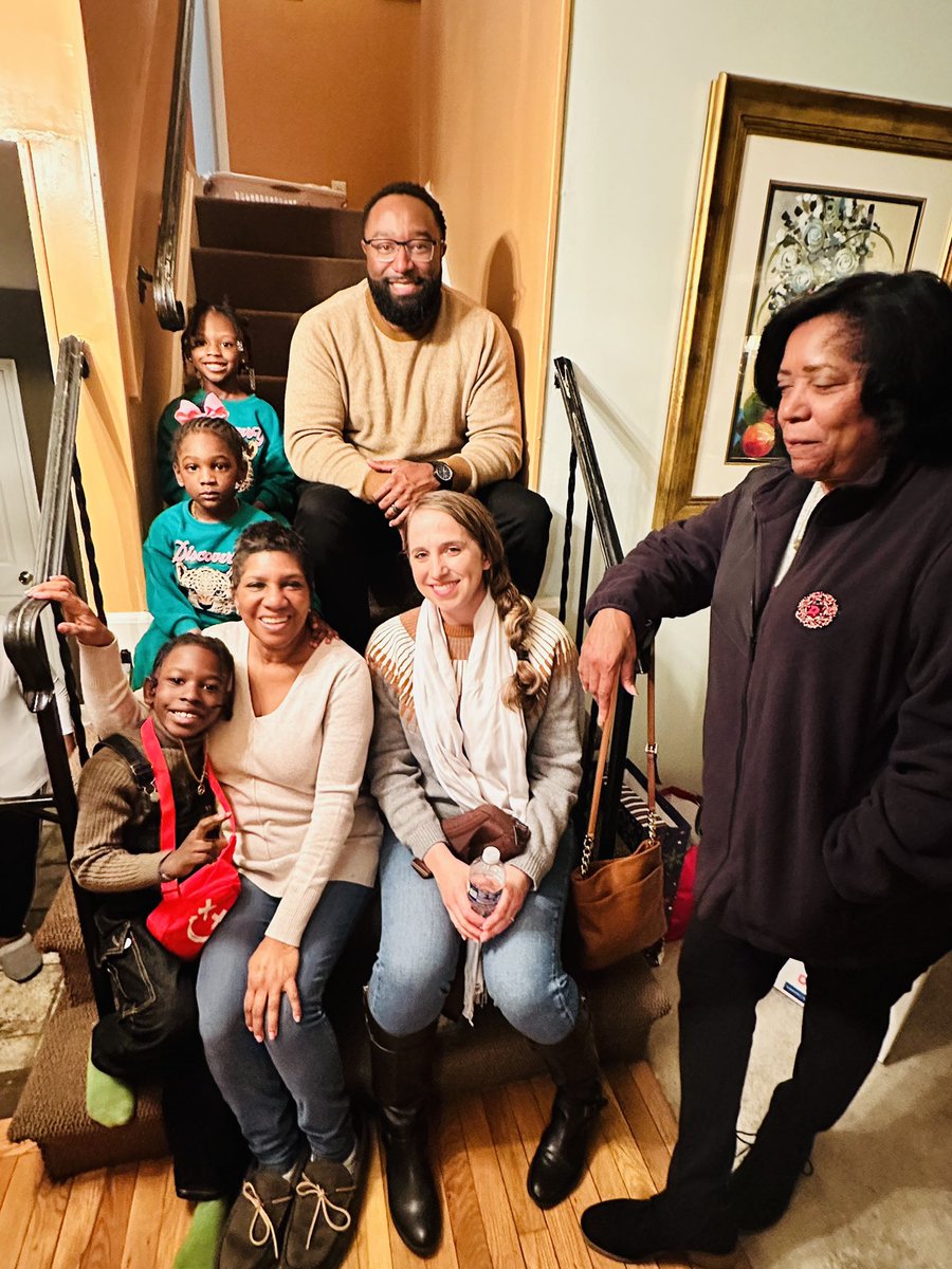 ProfessorJBA's tweet photo. … it was the night before #Christmas 

So thankful for these moments with family. 

#family #Allens #MissLillie #legacy #thankful https://t.co/wfyEG6nHBh