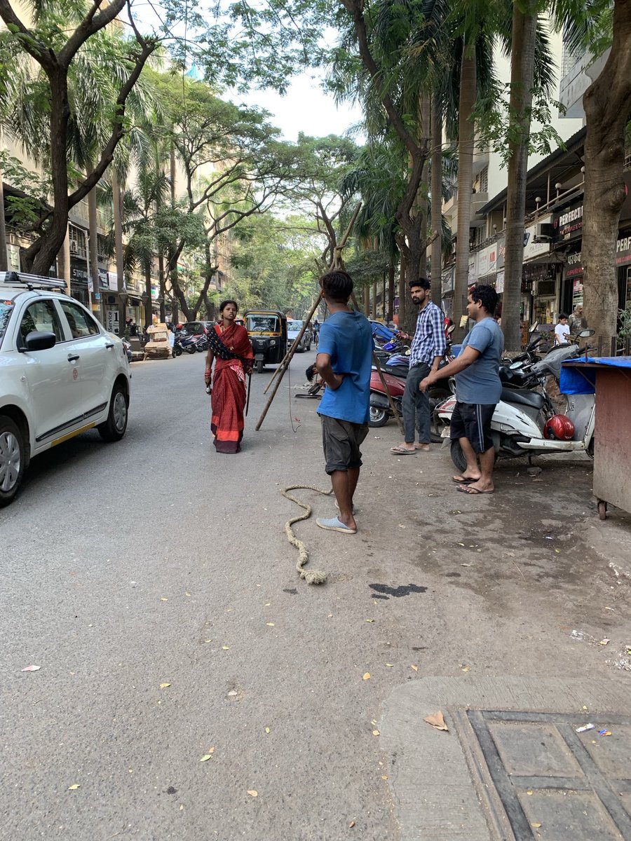 pupudasgupta's tweet photo. ⁦@mybmcWardRS⁩ ⁦@mybmc⁩   ⁦@MTPHereToHelp ⁦@CPMumbaiPolice⁩ requesting authorities to please prevent this daily dangerous obstruction on road between RBL bank and Pressto Laundry off Thakur Village 90ft Road 🙏 https://t.co/dD3xqDSeDT