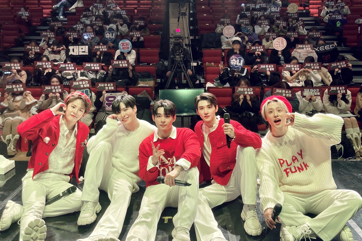 [#XEED]
🎄🎅🏻WE:XEED CHRISTMAS🎁❤️

올해 크리스마스 이브도 함께해서 너무좋았고🫶🏻
내년에도 잘부탁해-!👋🏻🥰

Merry Christmas 🎄 

#WEXEED_CHRISTMAS
#XEED #씨드 #그리니 #GREENY