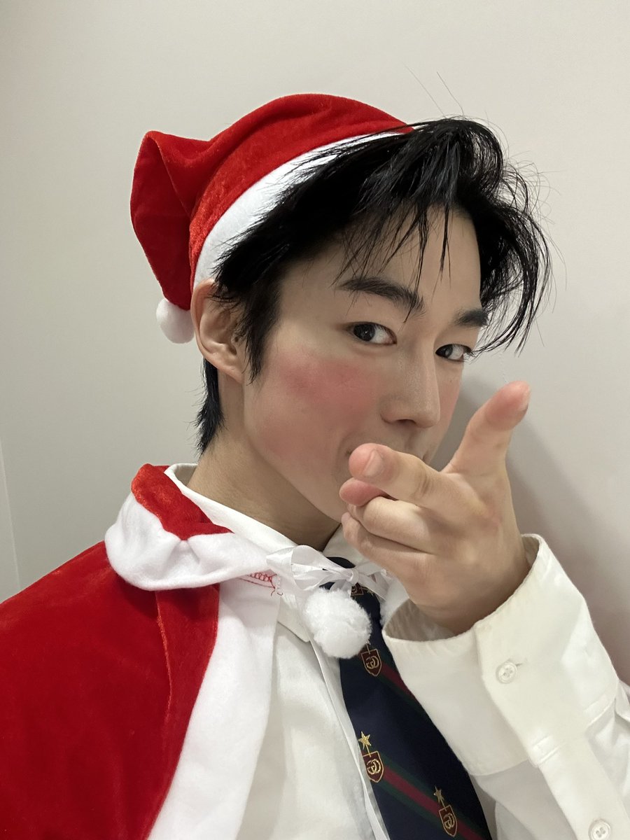 SF9official's tweet photo. 망한 블러셔 대회 1위 https://t.co/EfkTnuu3WB