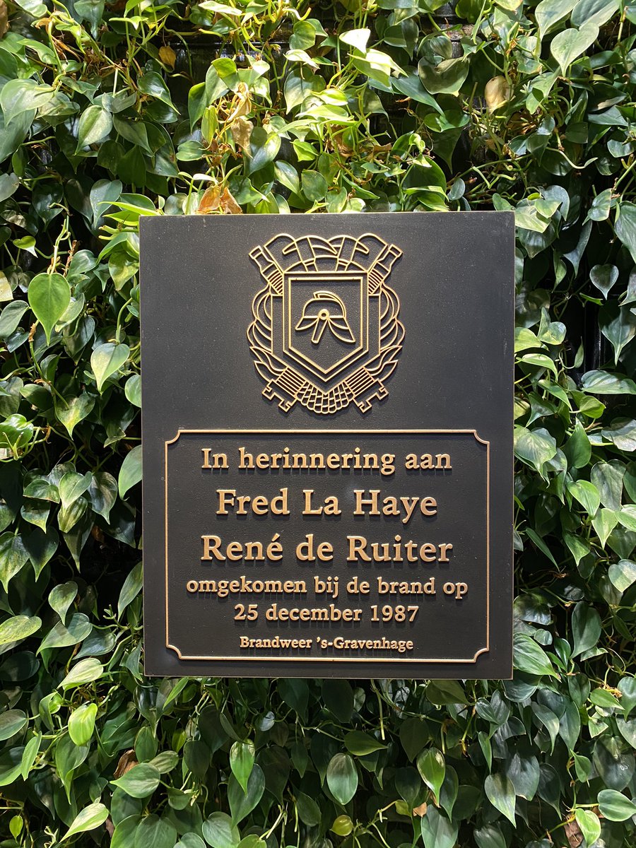 Omdat wij niet zullen vergeten. 

youtu.be/r_e3Ugz-TOI?si…