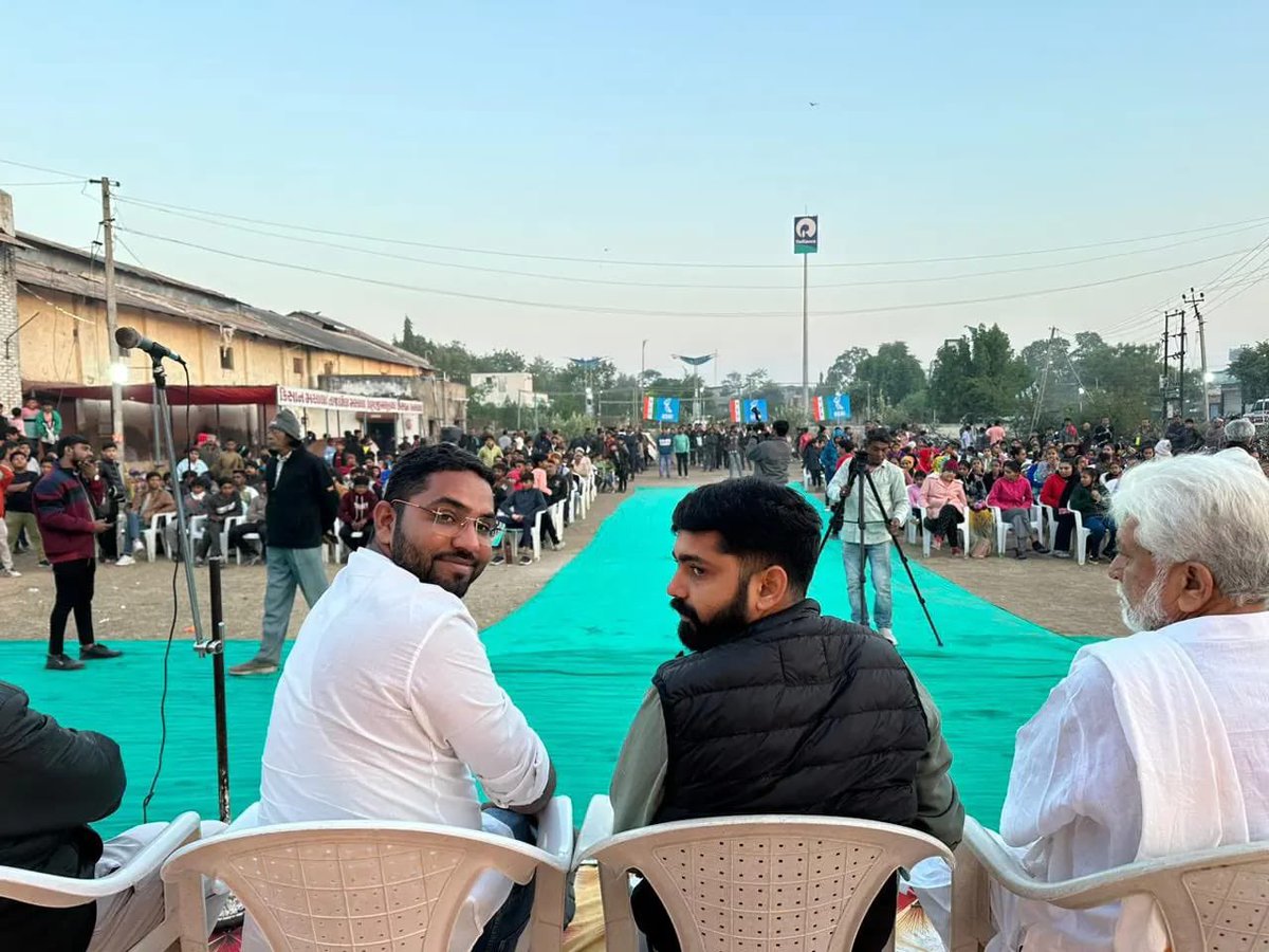 nsui's tweet photo. आज अमरेली जिला (सावरकुंडला एनएसयूआई) ने जुडेगा विद्यार्थी जीतेगा इंडिया कहते हुए साइकिल प्रतियोगिता का आयोजन किया जिसमें दो हजार से अधिक छात्रों ने भाग लिया इस कार्यक्रम में परेश भाई धनानी गुजरात विधानसभा में पूर्व विपक्ष के नेता गुजरात प्रभारी @ankushwithrg एनएसयूआई प्रदेश अध्यक्ष @nilusolankinsui उपस्थित थे।