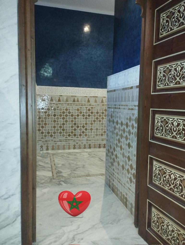 إقتربنا من نهاية العمل ولله الحمد رغم التعب وضغط الوقت علينا.. إلا أن أجواء العمل كانت ممتازة