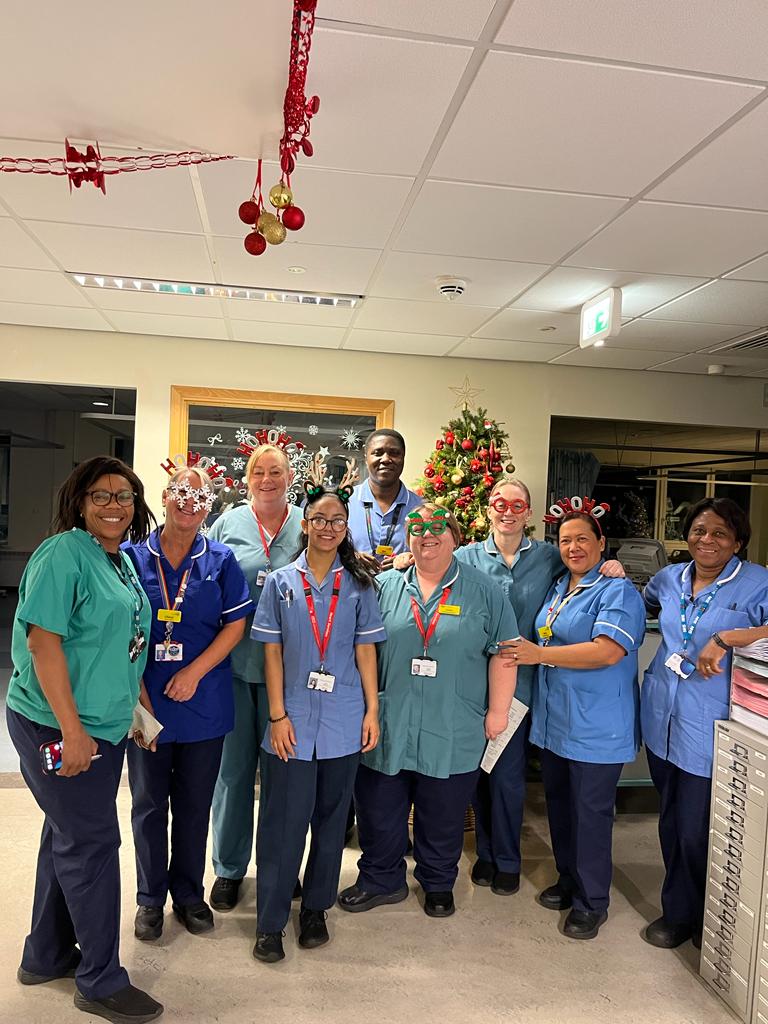 Merry Christmas to all from the team working Morris ward today xx @TeamNUH @NuhCardiac @CSGNottingham