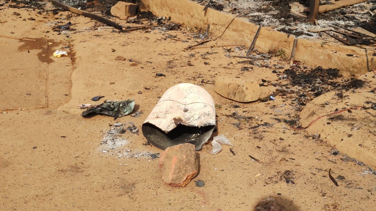 BREAKING!! The city of Bamenda faced an unsettling Christmas morning as a locally made explosive device destroyed three makeshift shops at T-Junction – ow.ly/sLYH50QlOqe