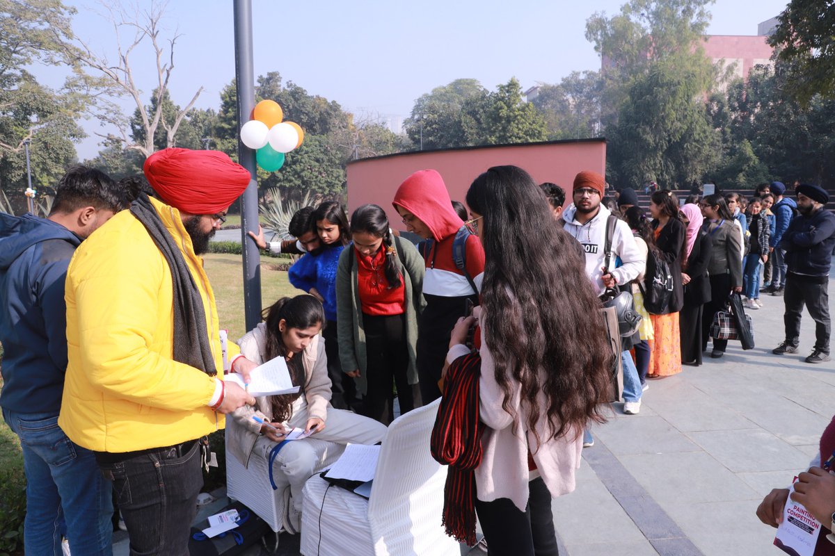 Remembering the stalwart Atal Bihari Vajpayee on his birth anniversary! 🙏 His commitment to good governance echoes in the transformative policies of the Modi government. Together, let's uphold these values for a brighter future. 🌅🇮🇳 #सदैव_अटल
