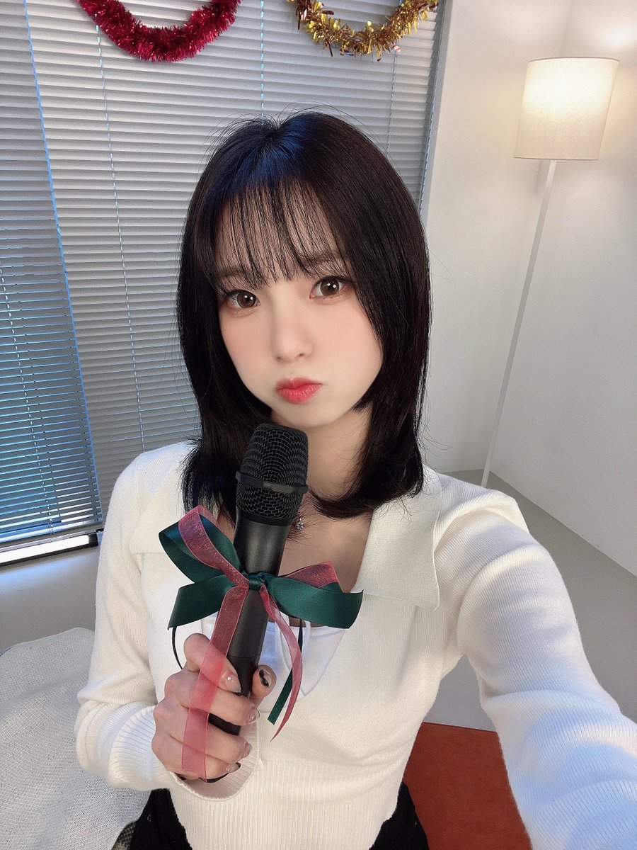 official_kep1er's tweet photo. Kep1ian!
Merry Christmas 💜

#최유진 #YUJIN
#샤��팅 #XIAOTING
#마시로 #MASHIRO
#Kep1er #케플러 https://t.co/miUhhEXiAl