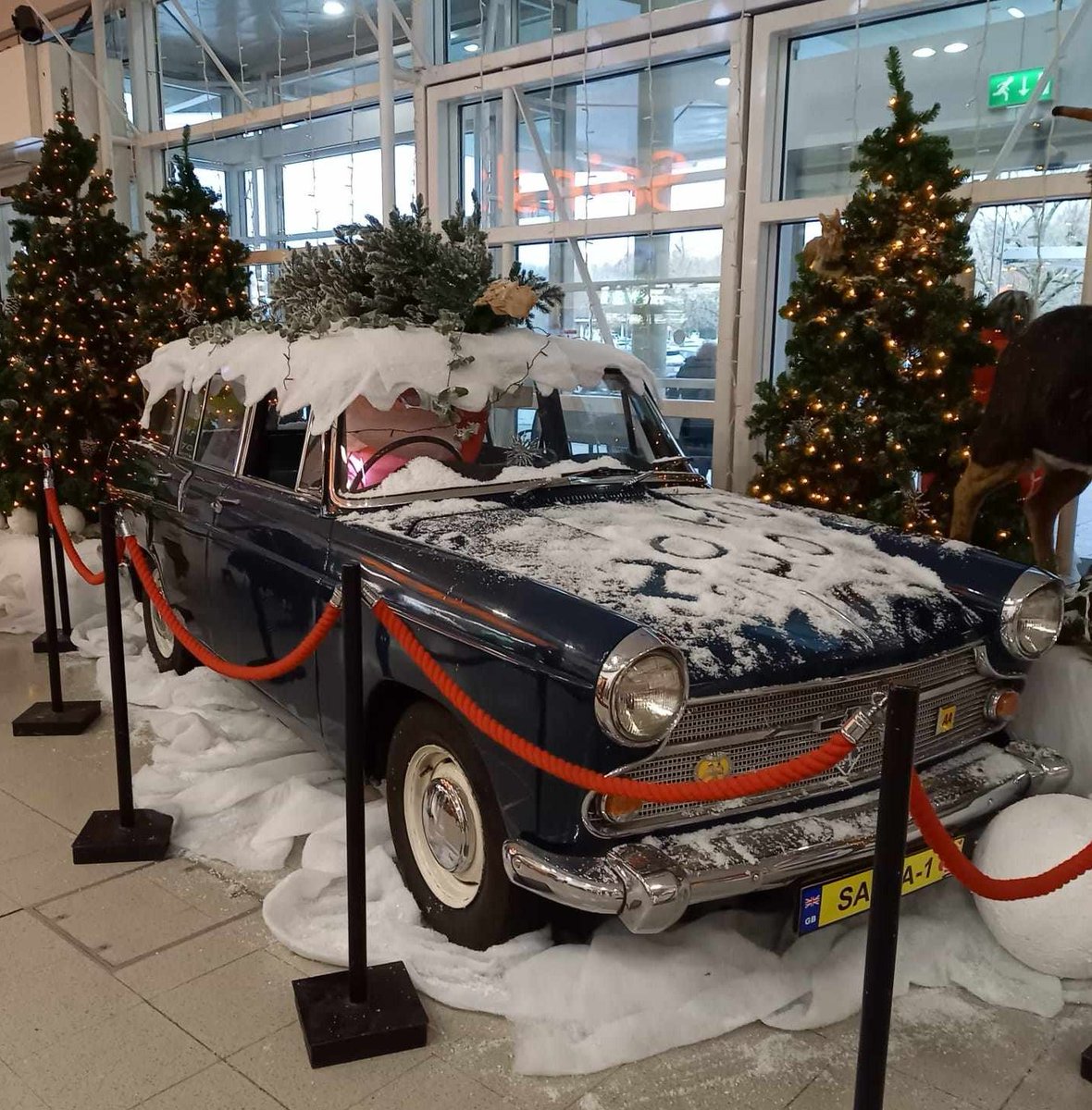 Retr0Cars's tweet photo. Austin A60 Cambridge Estate

#MerryChristmas #MerryXmas #ClassicCars https://t.co/YNVBpusnwg