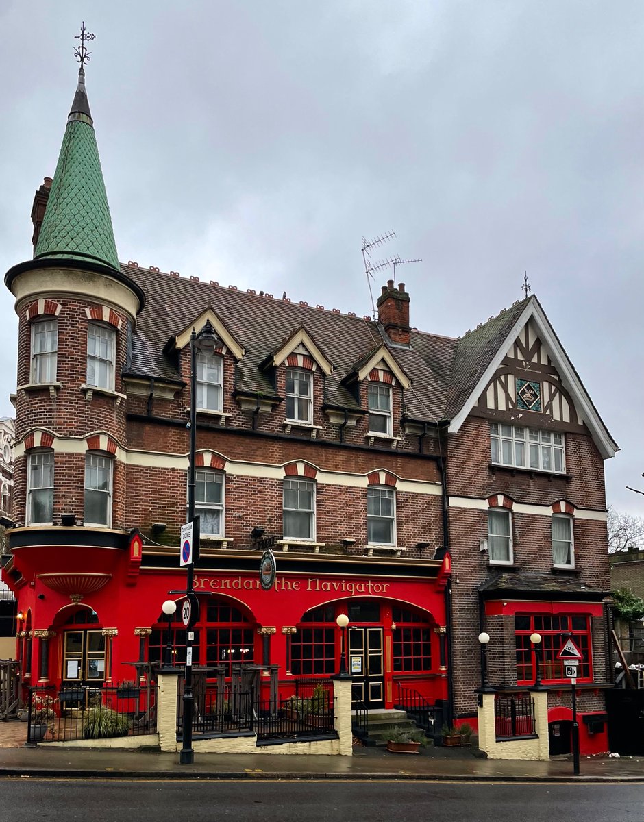jon_cooper75's tweet photo. Highgate N19, Ye Old Crown (middle right in the gable), now Brendan The Navigator… https://t.co/UlCxSFguVM