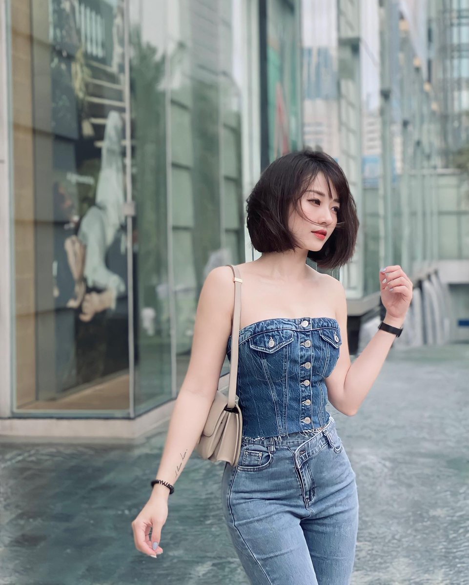 Xin chào! Tôi là một người phụ nữ yêu thích nghệ thuật đồ họa, muốn tìm một người bạn đời có cùng sở thích và tinh thần sáng tạo.