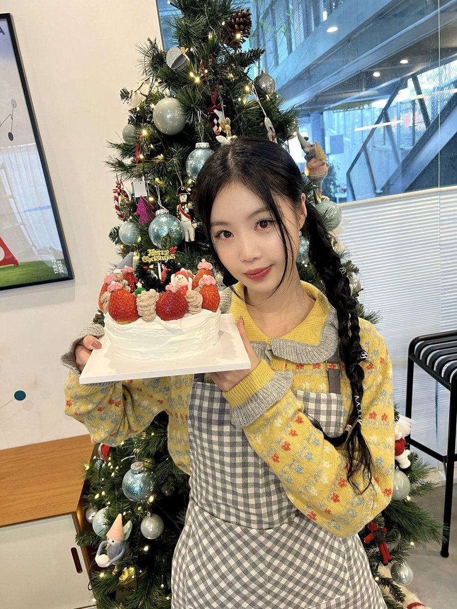 BRD_SOOJIN's tweet photo. [#수탱데이📸]
2023.12.25. #MerryChristmas💝

#수진 #SOOJIN https://t.co/iHuD8yJYLM