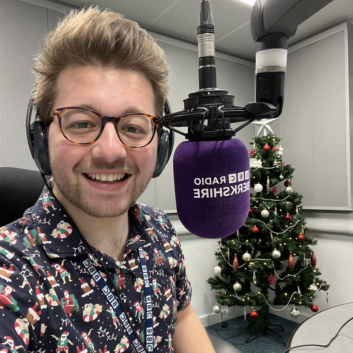 merry christmas! 🎄 see ya 10-1 @BBCBerkshire for some great xmas tunes & plenty of fun while you sort out your dinner - lovely to be back! 🎅🏻