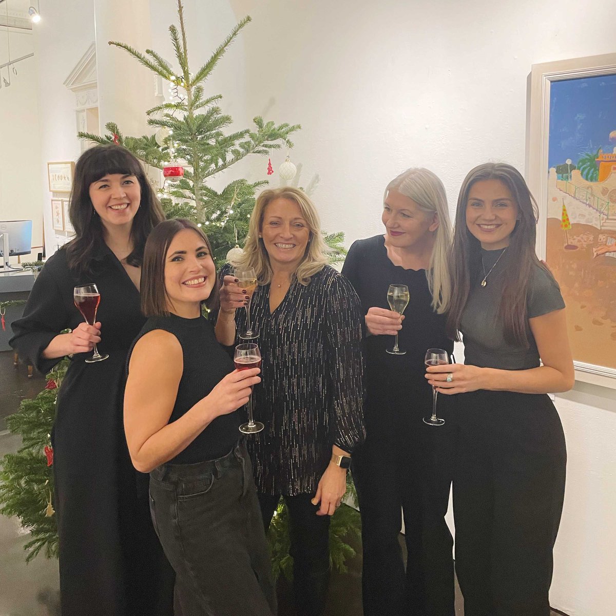 Wishing you all a very merry Christmas from everyone here at the Open Eye Gallery!🎄✨