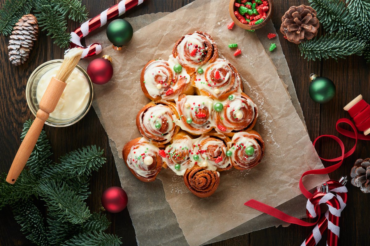 SilverBirchPres's tweet photo. "Sticky Buns," poem by Robert Paul Allen (SPICES & SEASONINGS Series): https://t.co/XGEQnU0ROf
#poetry #baking #ChristmasMemory https://t.co/nNAfkNT7rF