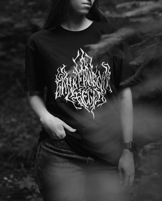 ще лишились футболки з бандеровскімі бєсами🌚 чорна 3XL і білі 2XL 600грн пешіть в приватні