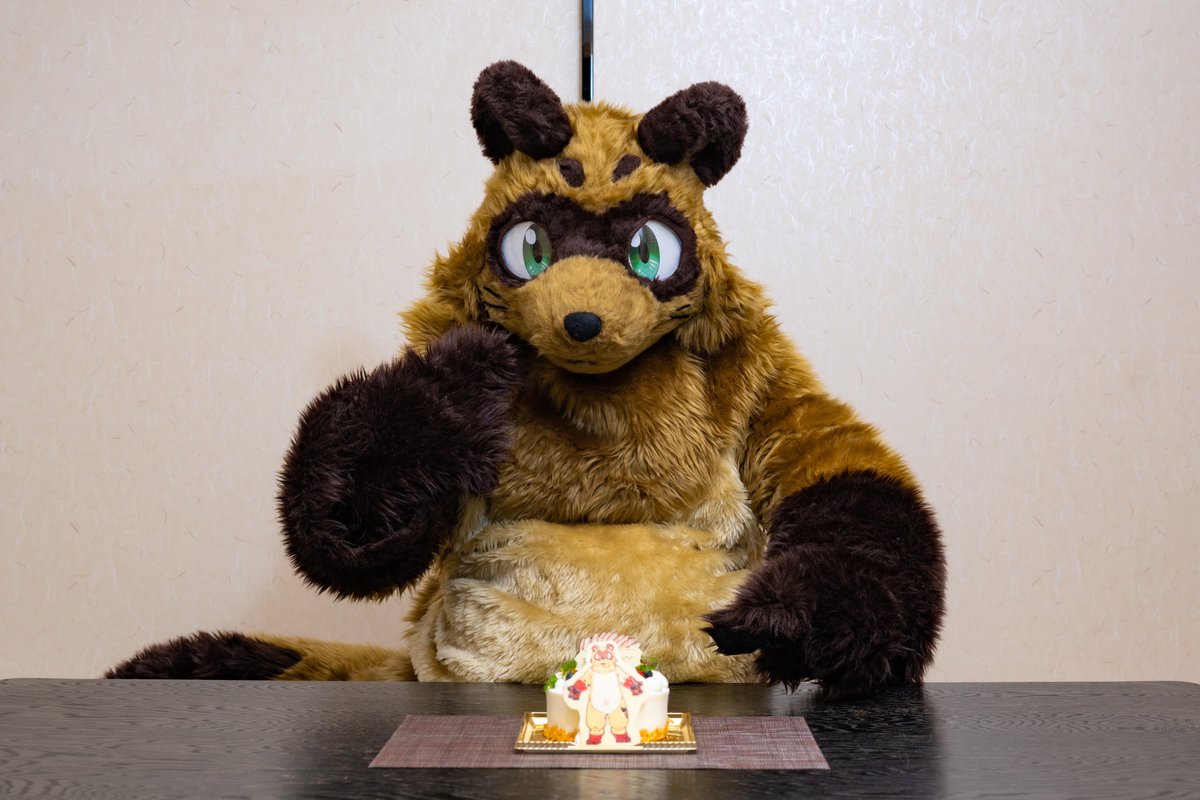 tanunupon's tweet image. こんばんは〜!
クリスマスのおかげか🤶
夏毛の姿に化ける事ができましたฅ₍ᐢ⓿ᴥ⓿ᐢ₎ฅ
夏毛のボク、冬毛のボク…
どちらもボクなのでよろしくお願いします!
※ちゃんとした固定ポストは後ほどの予定です(>人<;)
…冬なのに妙に暖かかくなったりするから夏毛になったかもダ…
#FursuitEveryday