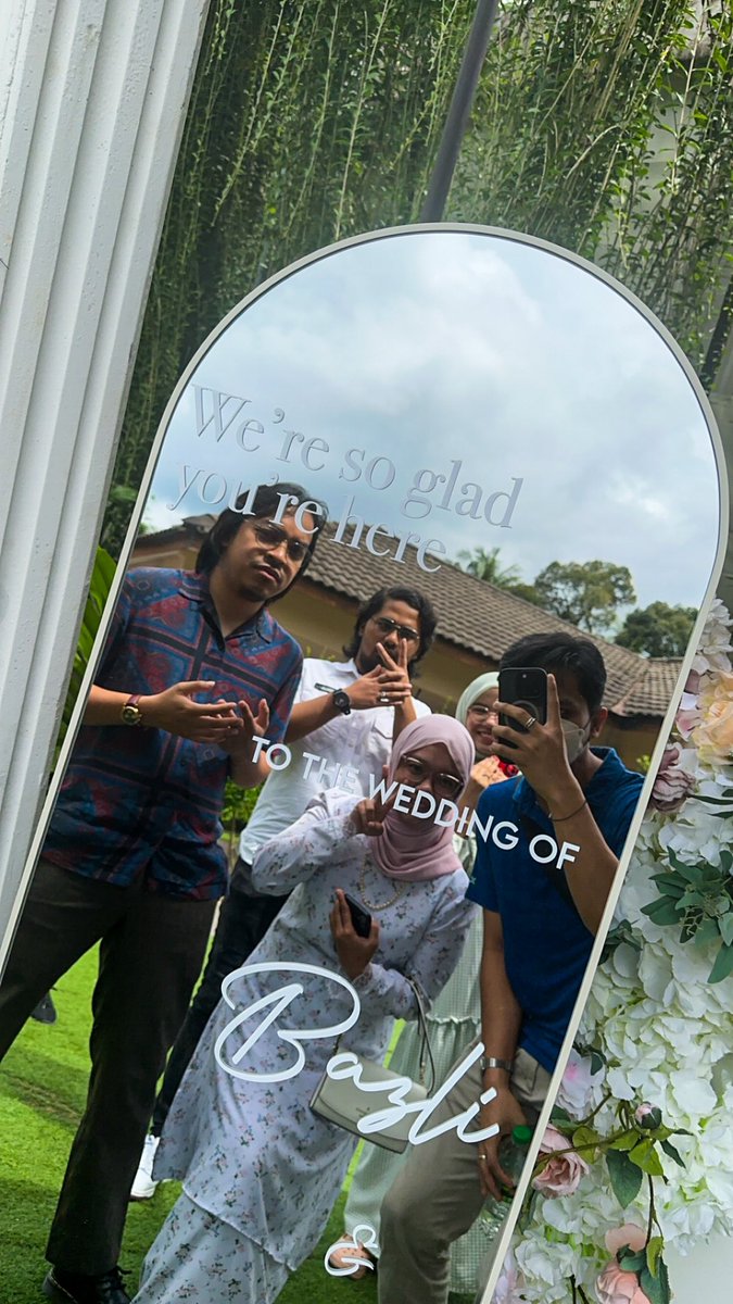 Dah besar dah Bazz.
Dulu masa mula-mula kenal kecik je lagi.

Tahniah <a href="/shafiqbazli/">Bazzz</a> dan isteri till Jannah 🤲🏻
