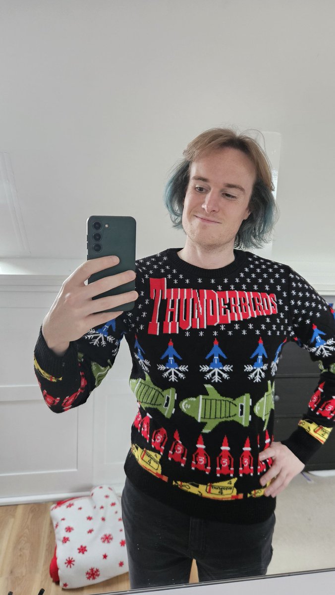 The final entry of my #ChristmasJumperAdventCalendar is also my favourite! It's all thanks to the lovely folks at <a href="/GerryAndersonTV/">Gerry Anderson</a> who sent me the last one in my size.

#ThunderbirdsAreGo #FAB