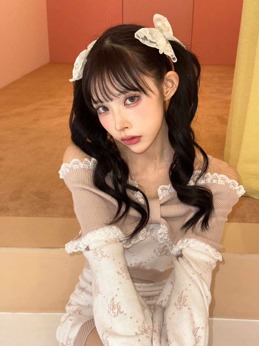 【press】

♡Ank Rouge 2024 SS collection vol.1♡
【ruffle♡ribbon】

オフショットを公開🎀

model▶︎ 緩苺ちゃん
＠1004yrm_ 

1月5日 12時〜
公式通販サイトAilandにて公開✨

#緩苺 ちゃん
#ankrouge https://t.co/fZvlCUc3Xr